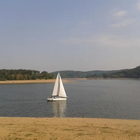 Pod Lesem شقة Bohutín